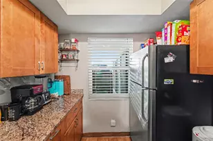 2048 Sunset Grove Ln, Clearwater, FL 33765 - Photo 8