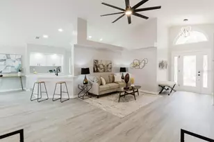 8949 106th Ave N, Seminole, FL 33777 - Photo 12