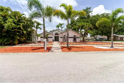 8949 106th Avenue N, Seminole, FL 33777 - Photo 2