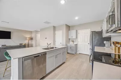 7571 Freesia Trace, Wesley Chapel, FL 33545 - Photo 8