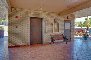 5980 Terrace Park Dr N, Saint Petersburg, FL 33709 - Photo 36