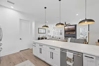 1727 Maryland Avenue NE, Saint Petersburg, FL 33703 - Photo 14