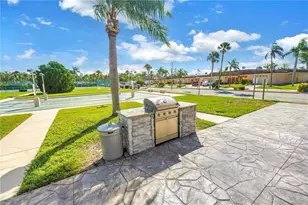 93 Boca Ciega Point Blvd N, Saint Petersburg, FL 33708 - Photo 38