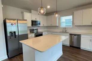 30555 Thunderbird Dr, Wesley Chapel, FL 33545 - Photo 6