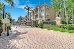 5308 Bay Club Cir, Tampa, FL 33607 - Photo 2