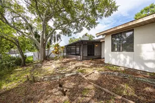 627 Timber Bay Cir W, Oldsmar, FL 34677 - Photo 34