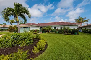 2011 Michigan Ave NE, Saint Petersburg, FL 33703 - Photo 8