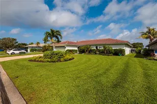 2011 Michigan Ave NE, Saint Petersburg, FL 33703 - Photo 4