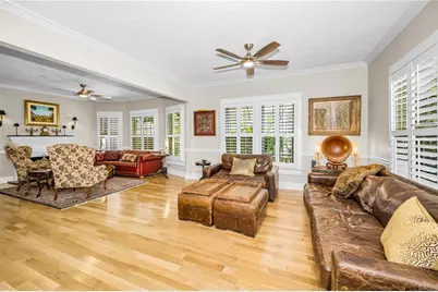 732 NE Oak Street, Saint Petersburg, FL 33701 - Photo 12