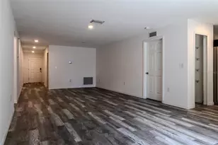 10205 Carp Holw Rd, Sun City Center, FL 33573 - Photo 6
