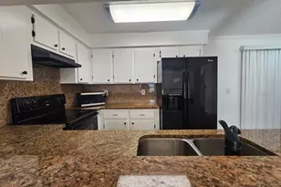 601 Bainbridge Dr, Brandon, FL 33511 - Photo 2