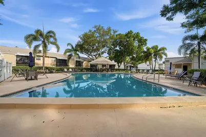3821 N Oak Drive #J21, Tampa, FL 33611 - Photo 28