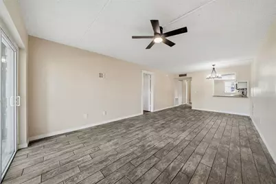 3821 N Oak Drive #J21, Tampa, FL 33611 - Photo 6