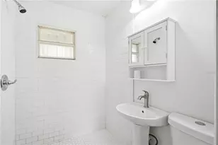 6209 N 43rd St, Tampa, FL 33610 - Photo 14