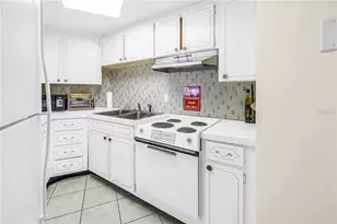 1100 N Shore Dr NE, Saint Petersburg, FL 33701 - Photo 38