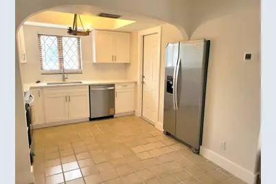 1835 Maryland Avenue NE, Saint Petersburg, FL 33703 - Photo 4