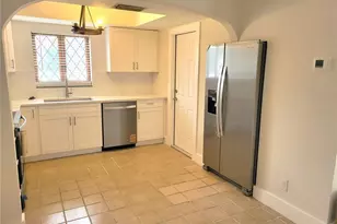 1835 Maryland Ave NE, Saint Petersburg, FL 33703 - Photo 4