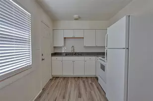 1102 Sunset Point Rd, Clearwater, FL 33755 - Photo 34