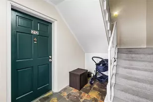 10360 Carrollwood Ln, Tampa, FL 33618 - Photo 46