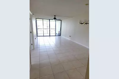 2424 W Tampa Bay Blvd #M-201, Tampa, FL 33607 - Photo 6