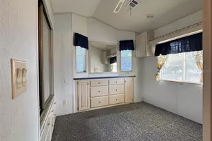 35151 Danny Dr, Zephyrhills, FL 33541 - Photo 16