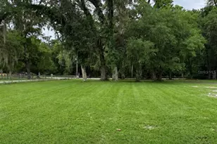 12253 E Berry Ln, Floral City, FL 34436 - Photo 4