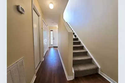 9870 Ashburn Lake Drive, Tampa, FL 33610 - Photo 10