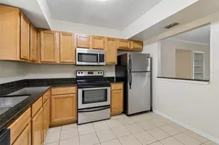 10344 Carrollwood Ln, Tampa, FL 33618 - Photo 4
