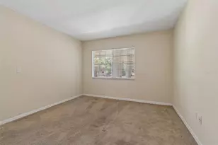 10344 Carrollwood Ln, Tampa, FL 33618 - Photo 32