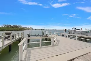 580 Boca Ciega Point Blvd S, Saint Petersburg, FL 33708 - Photo 4