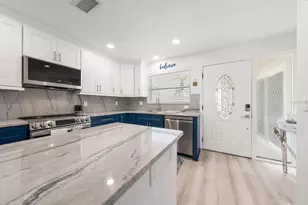 580 Boca Ciega Point Blvd S, Saint Petersburg, FL 33708 - Photo 16