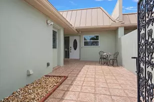 580 Boca Ciega Point Blvd S, Saint Petersburg, FL 33708 - Photo 2