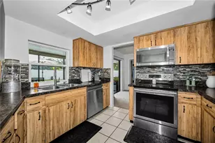 6907 Oldgate Cir, New Port Richey, FL 34655 - Photo 10