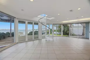 1832 Venetian Point Dr, Clearwater, FL 33755 - Photo 24
