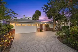 1832 Venetian Point Dr, Clearwater, FL 33755 - Photo 2