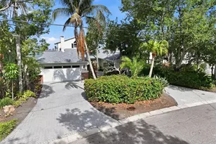 1832 Venetian Point Dr, Clearwater, FL 33755 - Photo 8