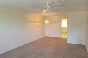 4890 Bay St NE, Saint Petersburg, FL 33703 - Photo 4