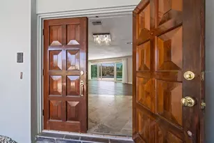 878 Harbor Is, Clearwater Beach, FL 33767 - Photo 6