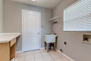18829 Maisons Dr, Lutz, FL 33558 - Photo 36