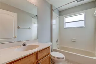 18829 Maisons Dr, Lutz, FL 33558 - Photo 8