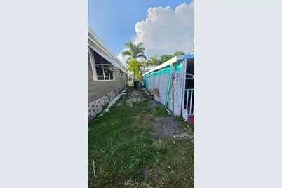 609 50th Avenue W, Bradenton, FL 34207 - Photo 8