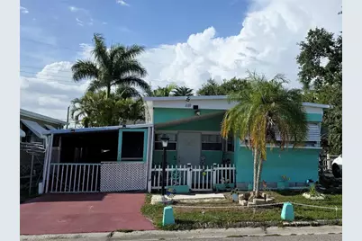 609 50th Avenue W, Bradenton, FL 34207 - Photo 1