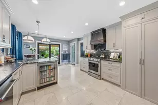 2450 Burlington Ave N, Saint Petersburg, FL 33713 - Photo 12
