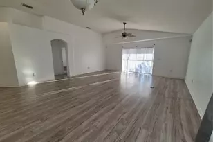 6833 Runner Oak Dr, Zephyrhills, FL 33545 - Photo 18