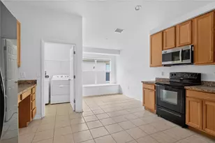 6833 Runner Oak Dr, Zephyrhills, FL 33545 - Photo 6
