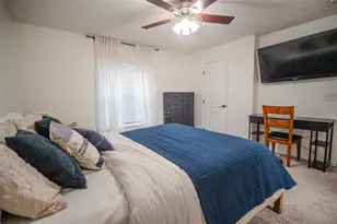 1928 Greenwood Valley Dr, Plant City, FL 33563 - Photo 32