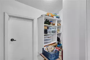 6606 Glencoe Dr, Tampa, FL 33617 - Photo 38