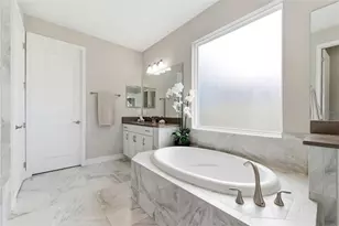 28930 Revaro Ln, Wesley Chapel, FL 33543 - Photo 26