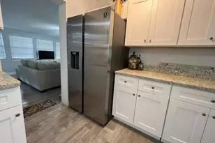 709 W Bayshore Dr, Tarpon Springs, FL 34689 - Photo 2