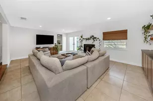 908 W Candlewood Ave, Tampa, FL 33603 - Photo 16